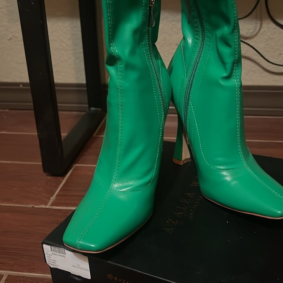 NWB!! ⭐️ Azalea Wang Neon Green Stretch Heeled Boots – Size 7 - Picture 3 of 5